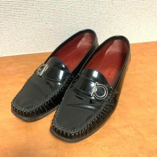 サルヴァトーレフェラガモ ローファー/革靴(レディース)の通販 800点