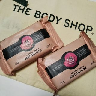 ザボディショップ(THE BODY SHOP)の【新品】ザボディショップ／エクスフォリエイティング ソープ２個セット／ポーチ付(ボディソープ/石鹸)