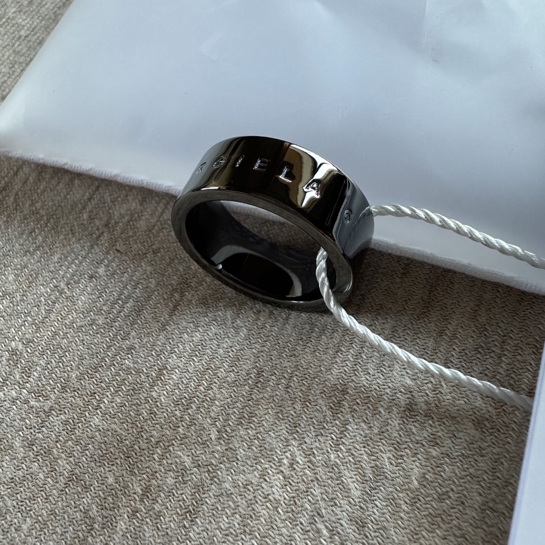 Maison Martin Margiela(マルタンマルジェラ)の5新品 メゾン マルジェラ MM6 ブランドロゴ リング 指輪 ダークシルバー レディースのアクセサリー(リング(指輪))の商品写真