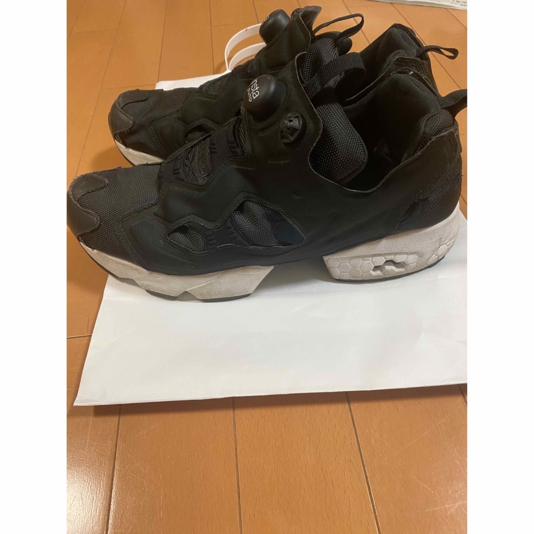 Reebok(リーボック)のスニーカー リーボック インスタポンプフューリーOG ブラック メンズの靴/シューズ(スニーカー)の商品写真
