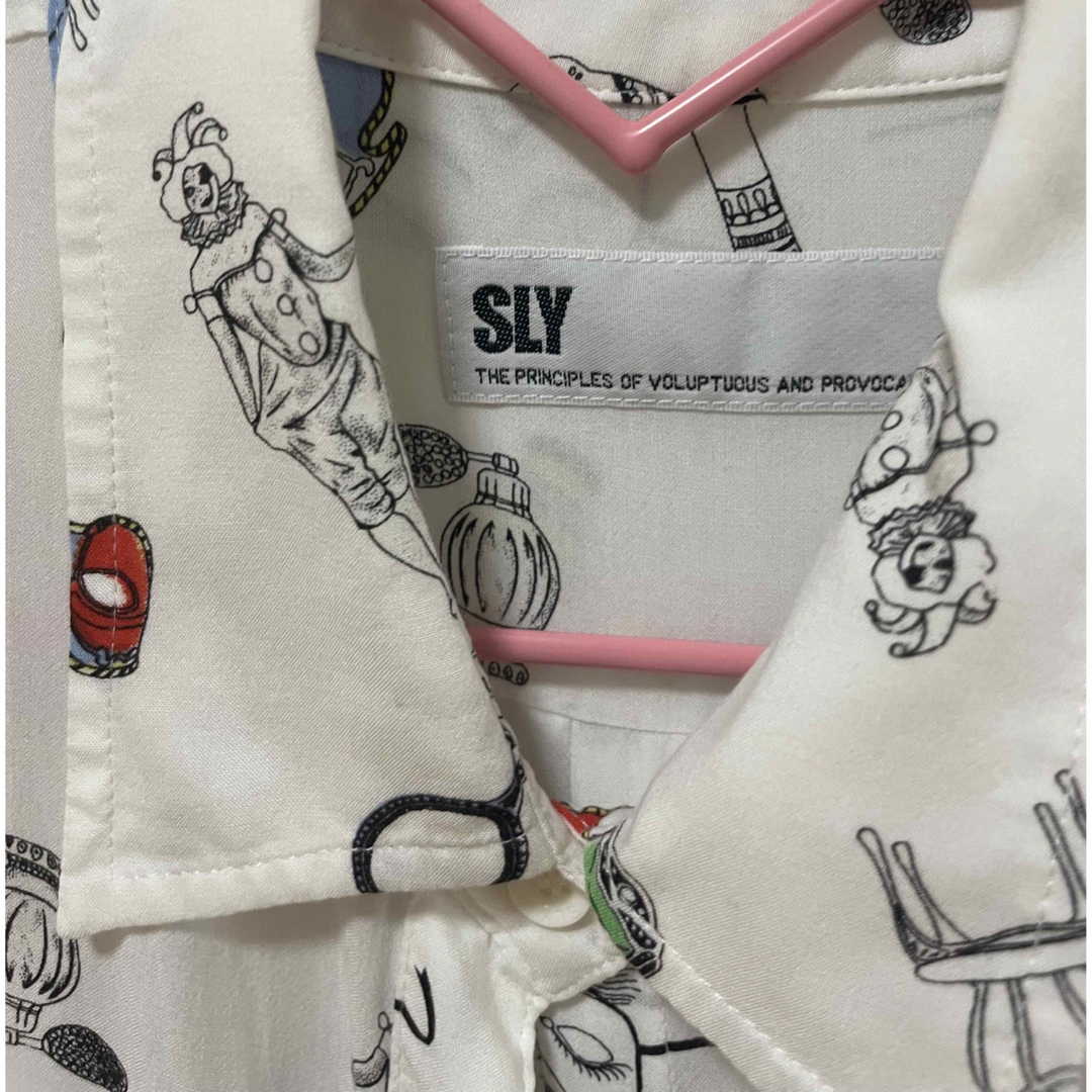 SLY(スライ)のSLY レトロ柄シアーシャツ レディースのトップス(シャツ/ブラウス(長袖/七分))の商品写真