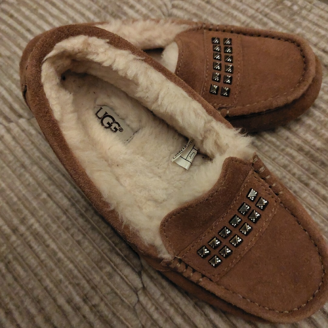 UGG   モカシン　アレーナ　　24センチ