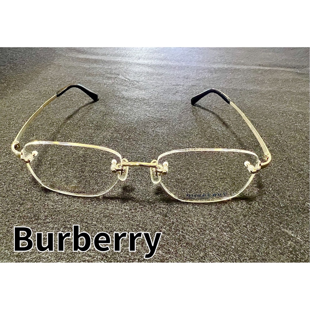 BURBERRY(バーバリー)のバーバリー　K14wg 651w  メガネ　フレーム　新品　未使用　男女兼用 メンズのファッション小物(サングラス/メガネ)の商品写真