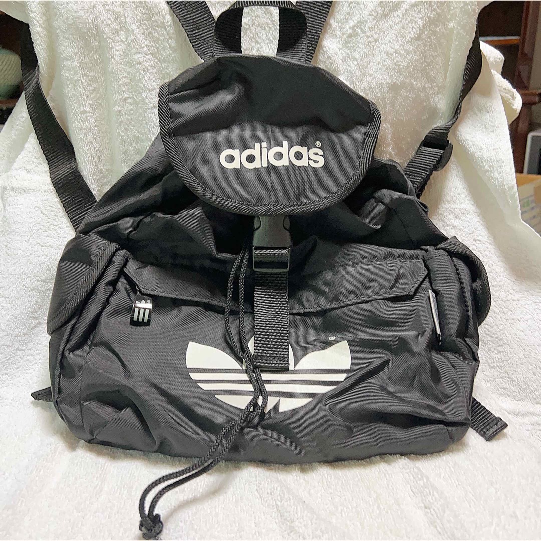 adidas(アディダス)の【美品】adidas 子供用リュック　アウトドア　遠足 キッズ/ベビー/マタニティのこども用バッグ(リュックサック)の商品写真