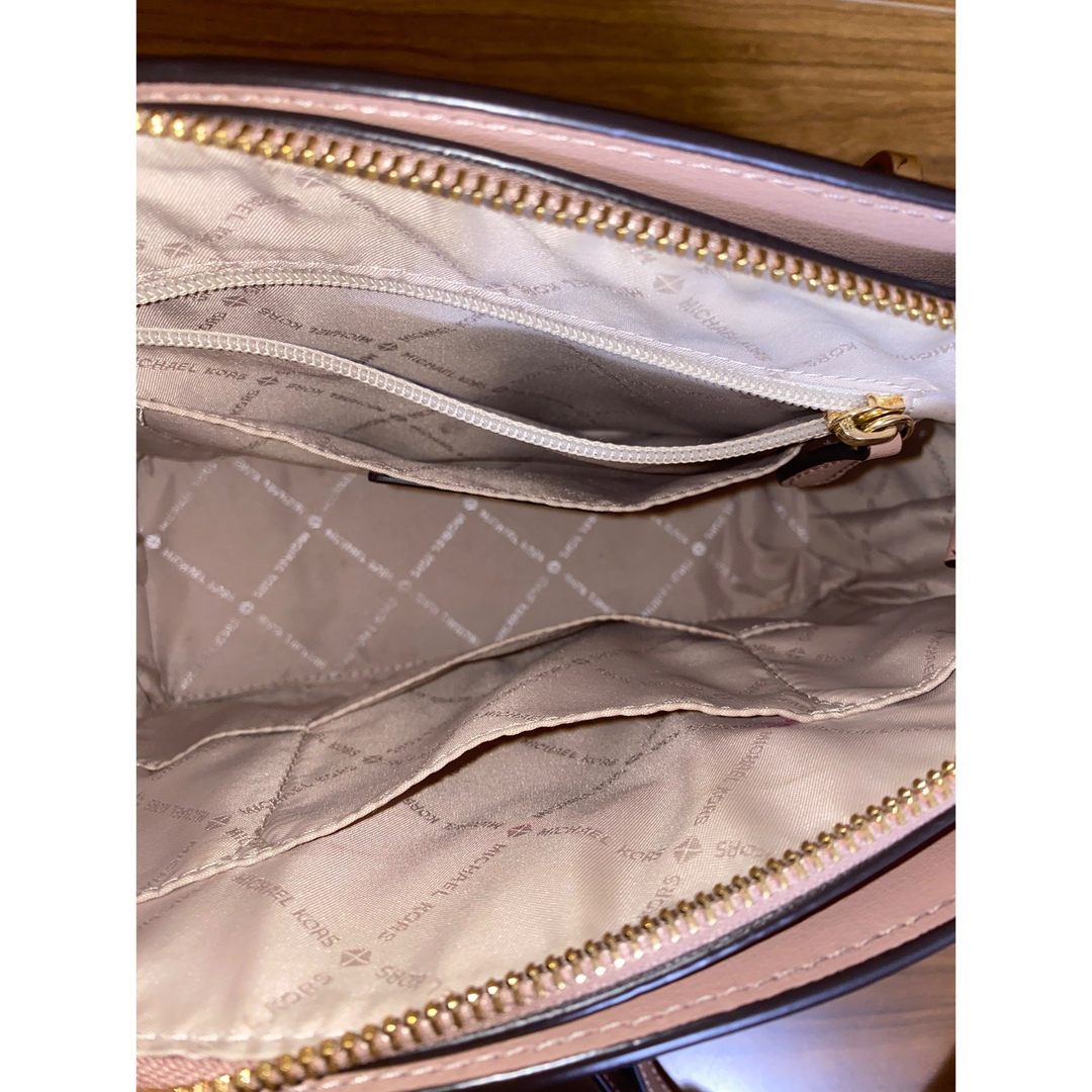 Michael Kors(マイケルコース)の早い者勝ち❗️マイケルコース　ショルダーバッグ　ピンクベージュ レディースのバッグ(ショルダーバッグ)の商品写真