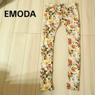 エモダ(EMODA)のEMODA♡花柄パギンス(S)(カジュアルパンツ)