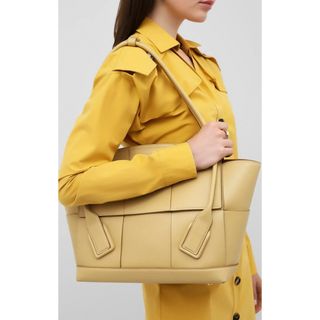 ボッテガヴェネタ(Bottega Veneta)のボッテガ ヴェネタ アルコ ラージ トート【新品未使用】(トートバッグ)