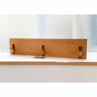 ムジルシリョウヒン(MUJI (無印良品))の【無印良品】壁に付けられる家具・３連ハンガー・タモ材／ナチュラル(棚/ラック/タンス)