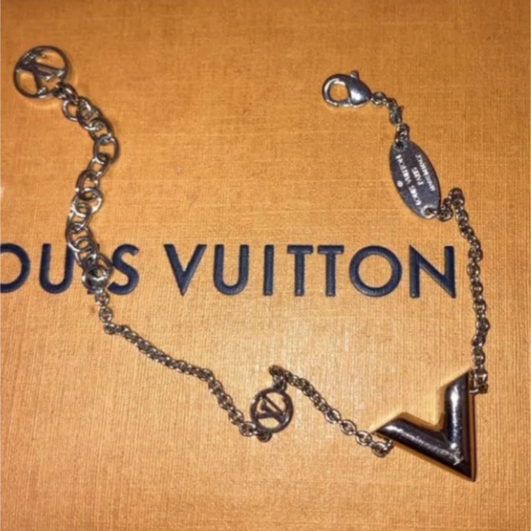 LOUIS VUITTON(ルイヴィトン)の「SALE」 LOUIS VUITTON ブレスレット・エセンシャル V  レディースのアクセサリー(ブレスレット/バングル)の商品写真