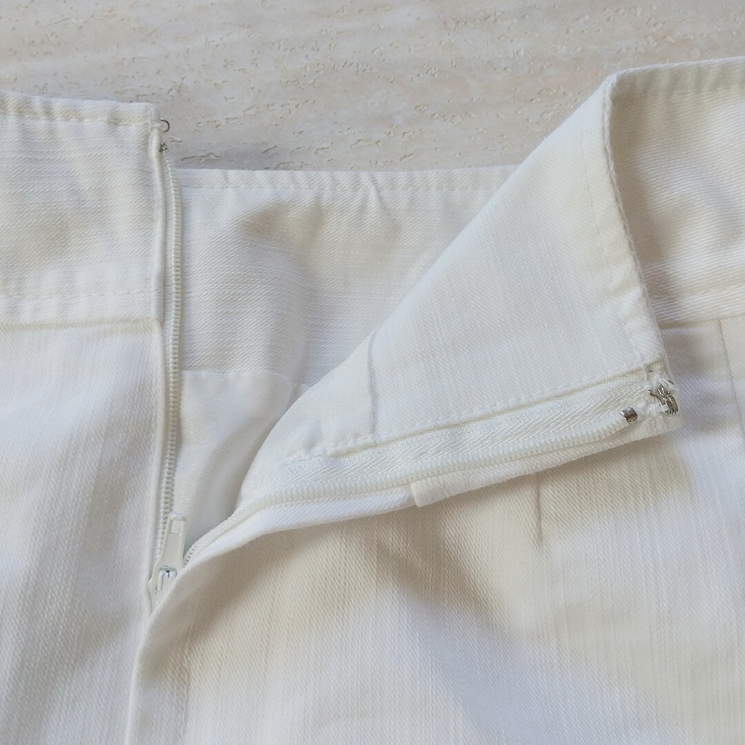 ニッセン(ニッセン)のLivre claire 飾りジップポケット タイトスカート (白色) レディースのスカート(ひざ丈スカート)の商品写真
