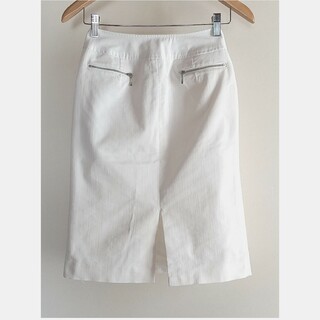 ニッセン(ニッセン)のLivre claire 飾りジップポケット タイトスカート (白色)(ひざ丈スカート)