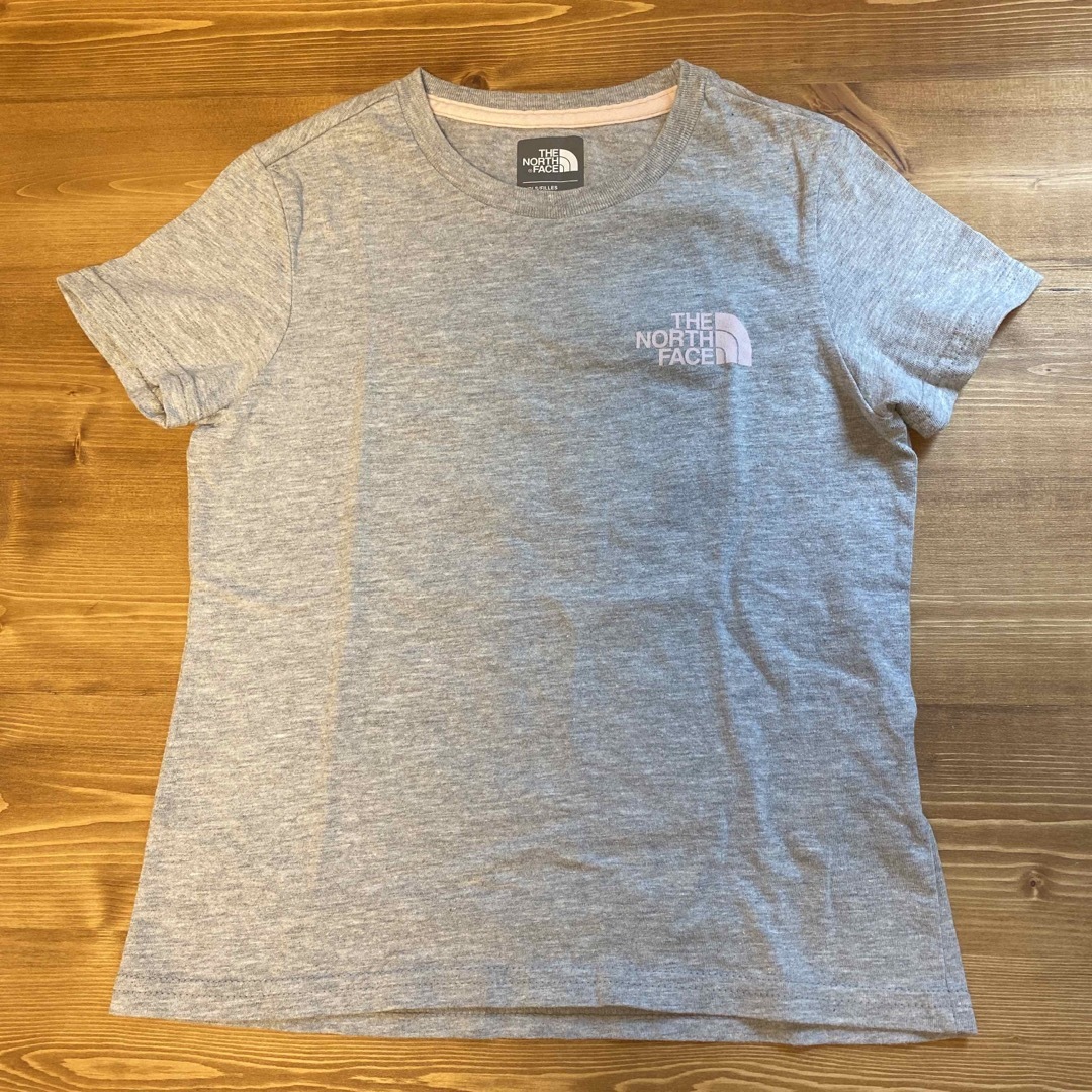 THE NORTH FACE(ザノースフェイス)の【即発送！】North Face Tシャツ レディース　XXS　XXSサイズ レディースのトップス(Tシャツ(半袖/袖なし))の商品写真