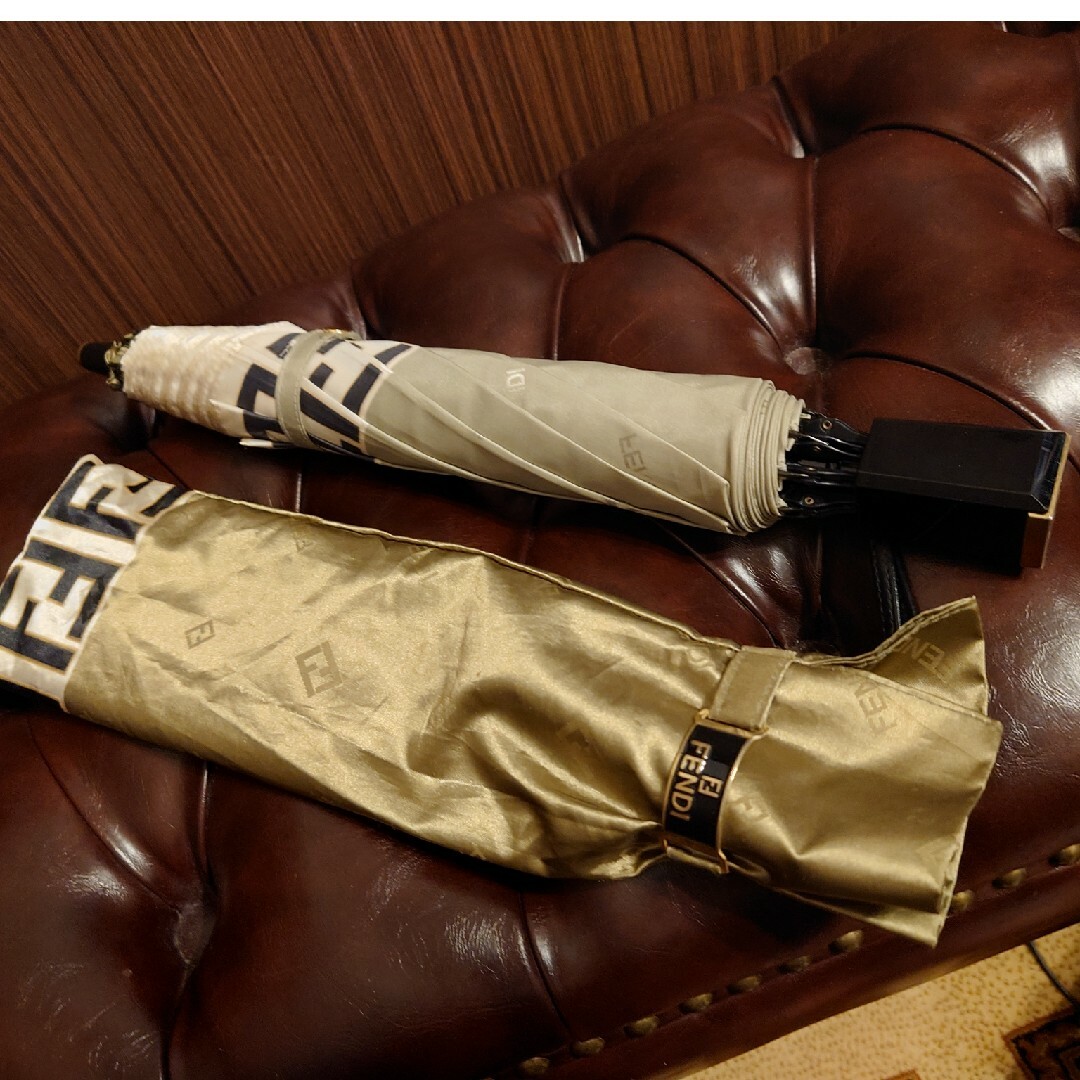 FENDI(フェンディ)のFENDI 美品 折りたたみ傘 レディースのファッション小物(傘)の商品写真