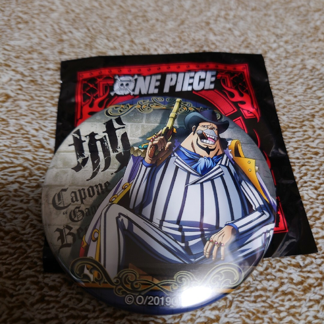 ONE PIECE(ワンピース)のONE PIECE 輩缶バッジ エンタメ/ホビーのアニメグッズ(バッジ/ピンバッジ)の商品写真