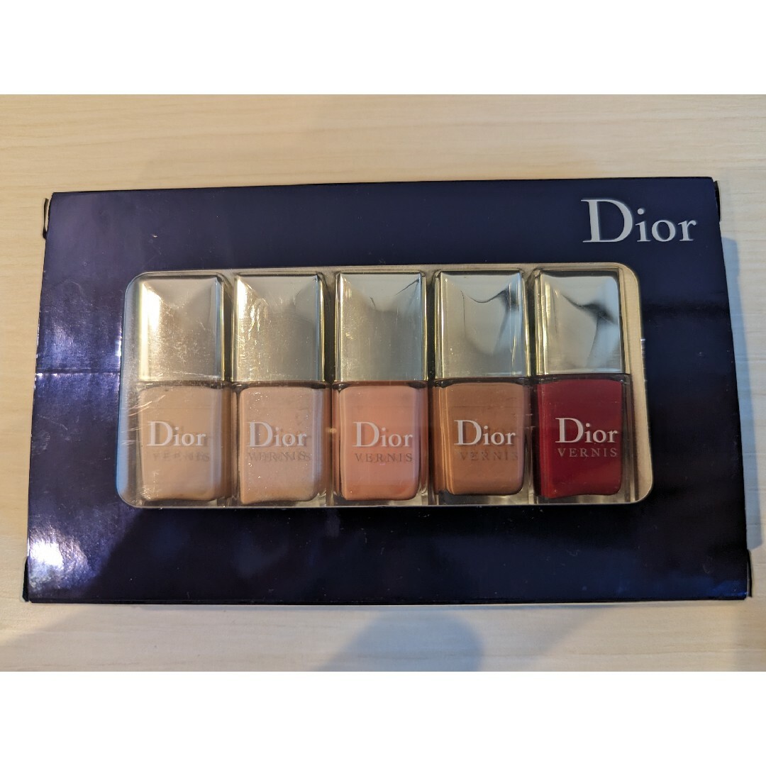 Christian Dior(クリスチャンディオール)の【最終価格】ディオール　ヴェルニ　ネイルセット コスメ/美容のネイル(マニキュア)の商品写真