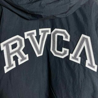 RVCA - 【厚手】ルーカ ビッグ刺繍ロゴ入りマウンテンパーカー 入手