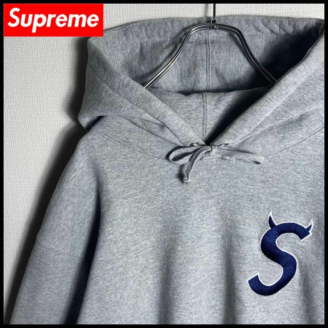在庫最新品】 Supreme - supreme sロゴフーディーMサイズ限界価格の