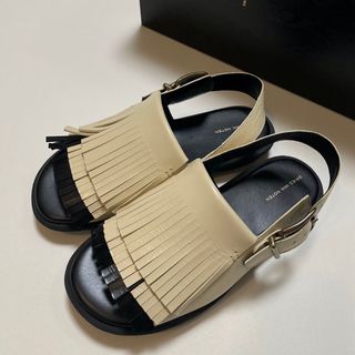 ドリスヴァンノッテン(DRIES VAN NOTEN)の新品 DRIES VAN NOTEN レザー フリンジ サンダル 89,100(サンダル)