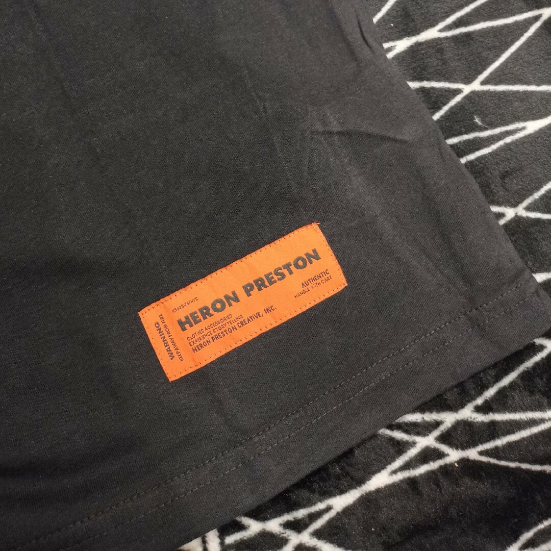 HERON PRESTON(ヘロンプレストン)のヘロンプレストン×カーハート コラボTシャツ L メンズのトップス(Tシャツ/カットソー(半袖/袖なし))の商品写真
