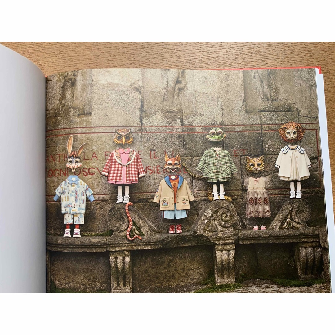 Gucci(グッチ)のGUCCI グッチ Children's Collection BOOK キッズ/ベビー/マタニティのキッズ/ベビー/マタニティ その他(その他)の商品写真