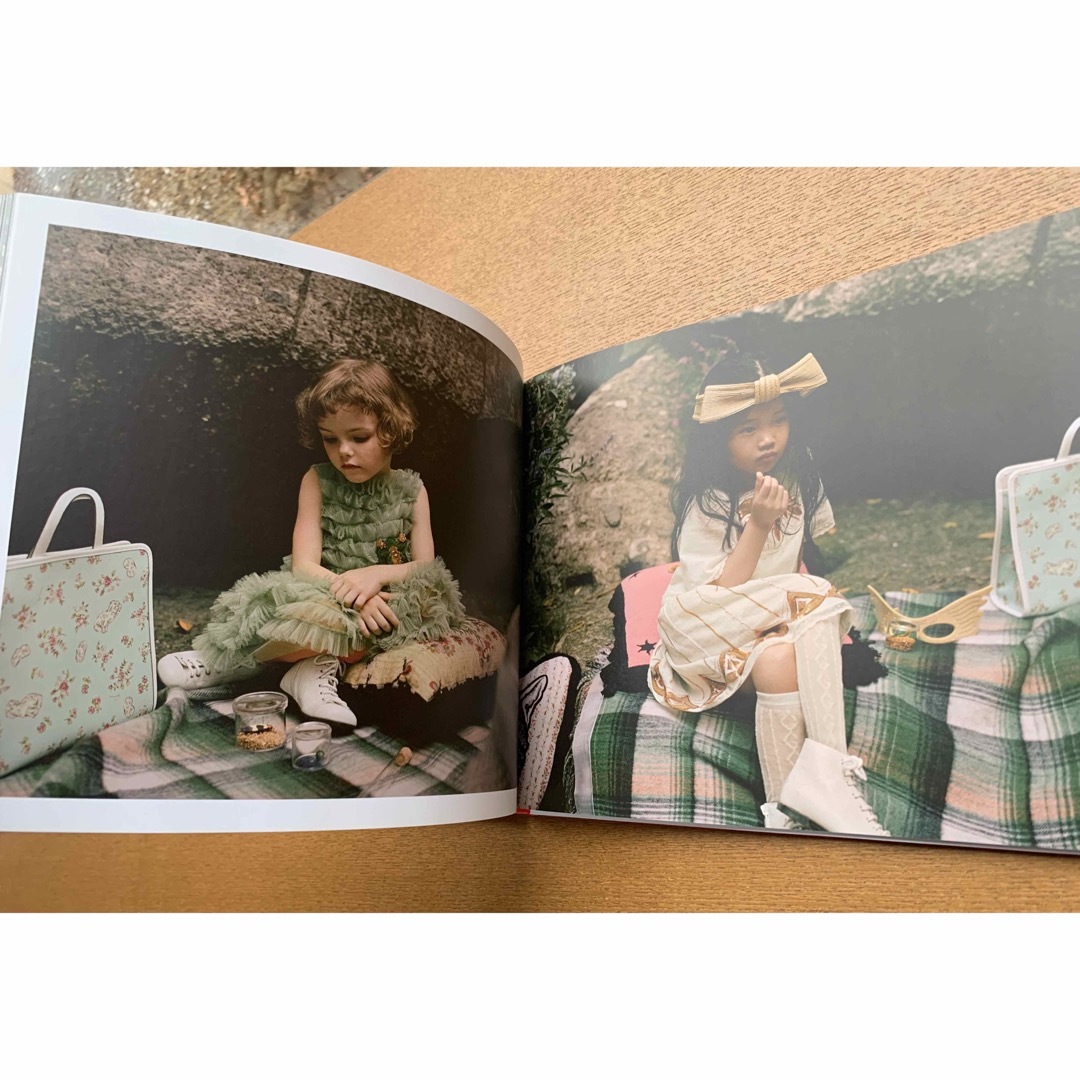 Gucci(グッチ)のGUCCI グッチ Children's Collection BOOK キッズ/ベビー/マタニティのキッズ/ベビー/マタニティ その他(その他)の商品写真