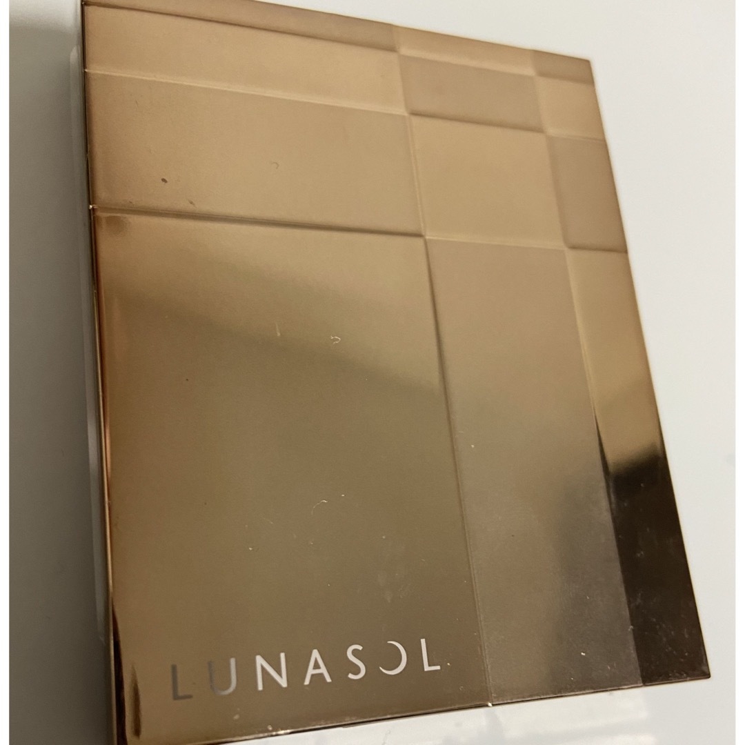 LUNASOL(ルナソル)のルナソル　アイシャドウ　　 コスメ/美容のベースメイク/化粧品(アイシャドウ)の商品写真