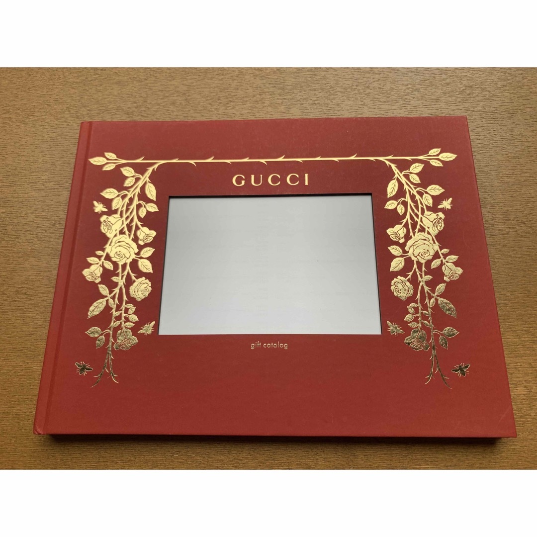Gucci(グッチ)のGUCCI  グッチ GIFT CATALOG コレクションBOOK エンタメ/ホビーの雑誌(ファッション)の商品写真