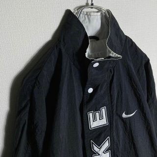 NIKE - 【人気Lサイズ】ナイキ 刺繍ロゴ入りナイロンジャケット 即完売
