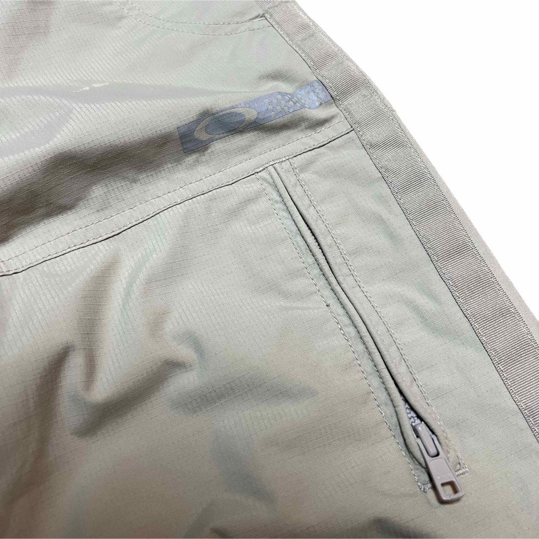 Oakley(オークリー)のarchive oakley tech pants Y2K メンズのパンツ(ワークパンツ/カーゴパンツ)の商品写真