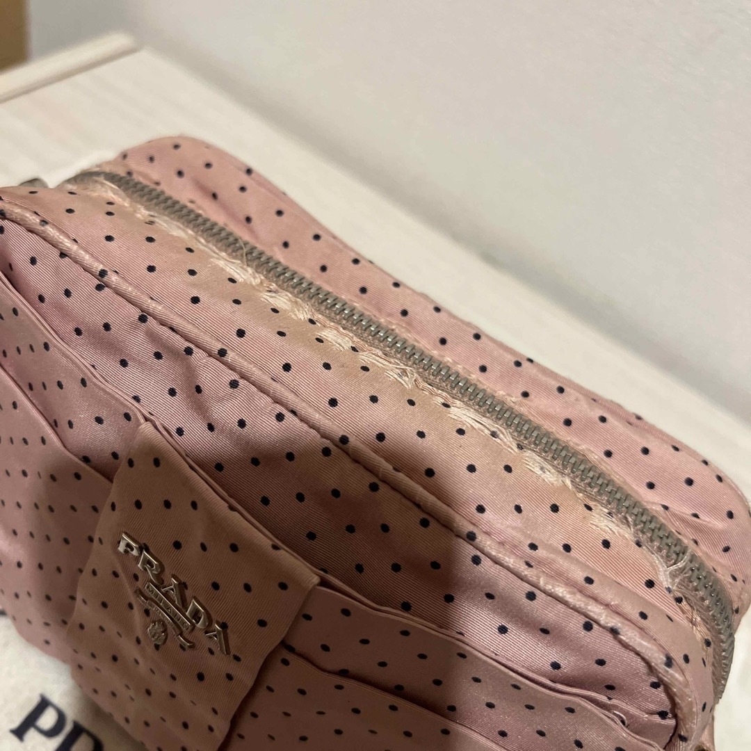 PRADA(プラダ)のPRADA ショルダーバッグ　ピンク　ドット　シルバー　ナイロン　ロゴ レディースのバッグ(ショルダーバッグ)の商品写真