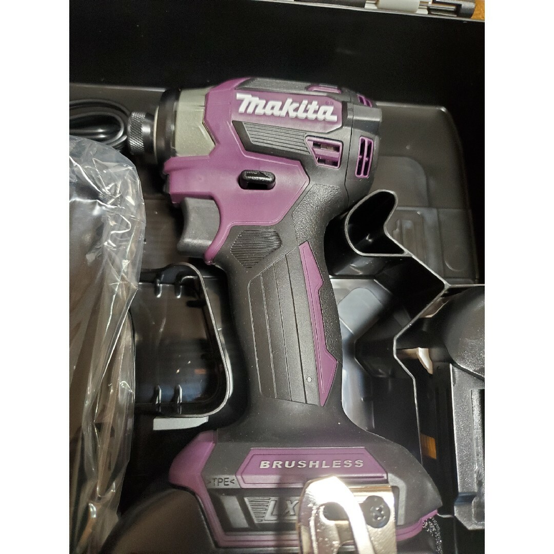 Makita(マキタ)の☆新品☆マキタ　インパクトドライバー　TD173DGX AP 【領収書発行可能】 スポーツ/アウトドアの自転車(工具/メンテナンス)の商品写真