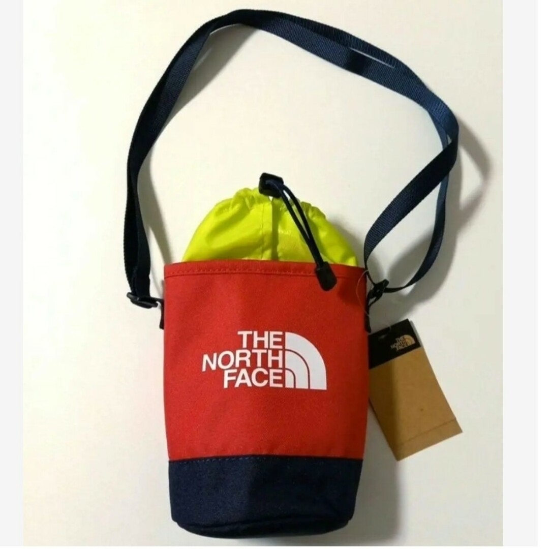 THE NORTH FACE(ザノースフェイス)のノースフェイス　ペットボトルホルダー　ショルダー付き　レッド　新品 メンズのバッグ(ショルダーバッグ)の商品写真