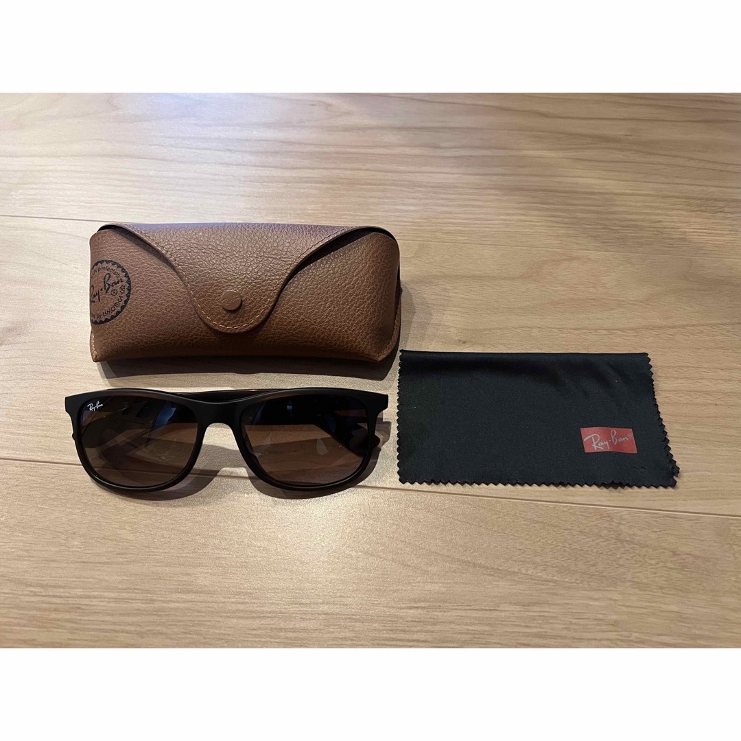 超美品♪ 
レイバン Ray-Ban サングラス 
ブラウン