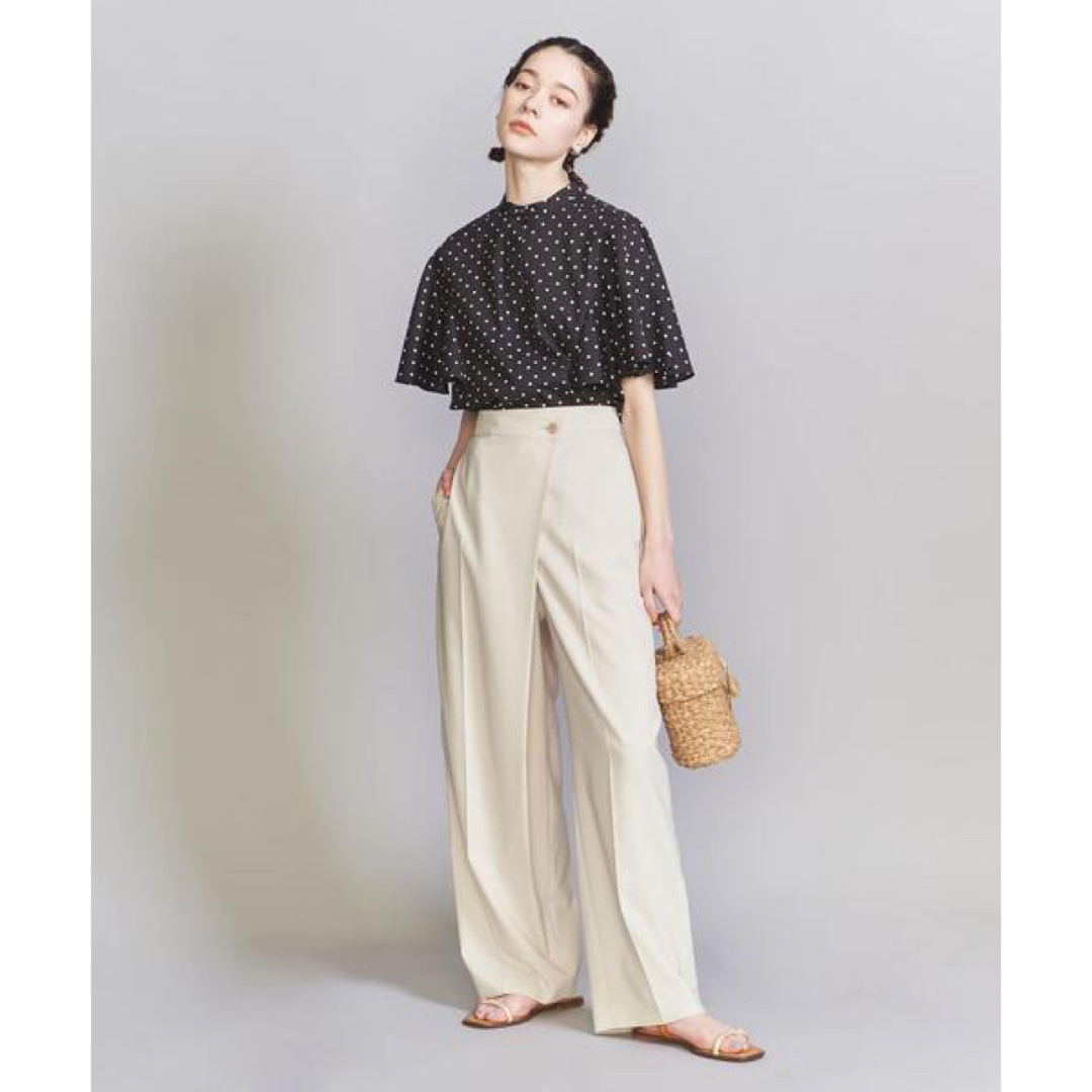 BEAUTY&YOUTH UNITED ARROWS(ビューティアンドユースユナイテッドアローズ)のドットブラウス レディースのトップス(シャツ/ブラウス(半袖/袖なし))の商品写真