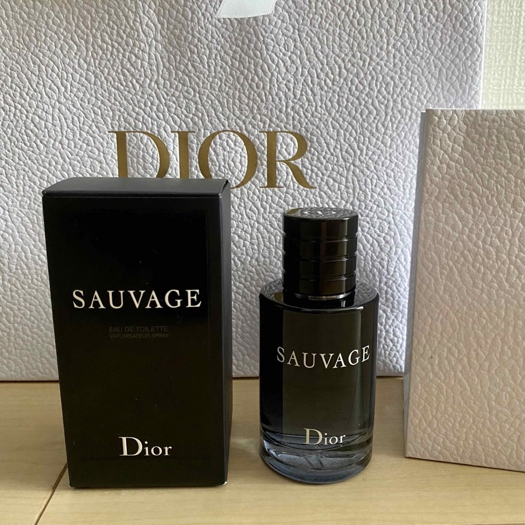 販売卸売 【DIOR】ソヴァージュ オードゥトワレ（60ml） 香水(男性用
