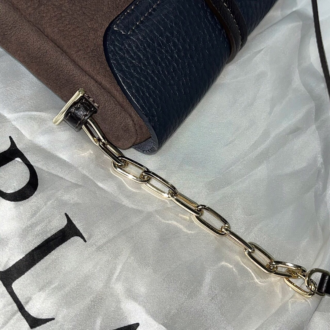 Furla(フルラ)のFURLA フルラ　ショルダーバッグ　斜め掛け レディースのバッグ(ショルダーバッグ)の商品写真