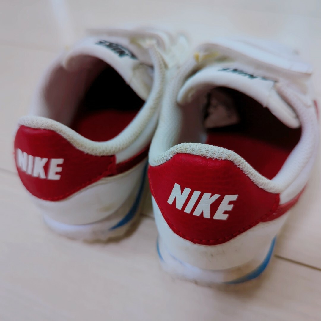 NIKE(ナイキ)のNIKE スニーカー　17cm キッズ/ベビー/マタニティのキッズ靴/シューズ(15cm~)(スリッポン)の商品写真