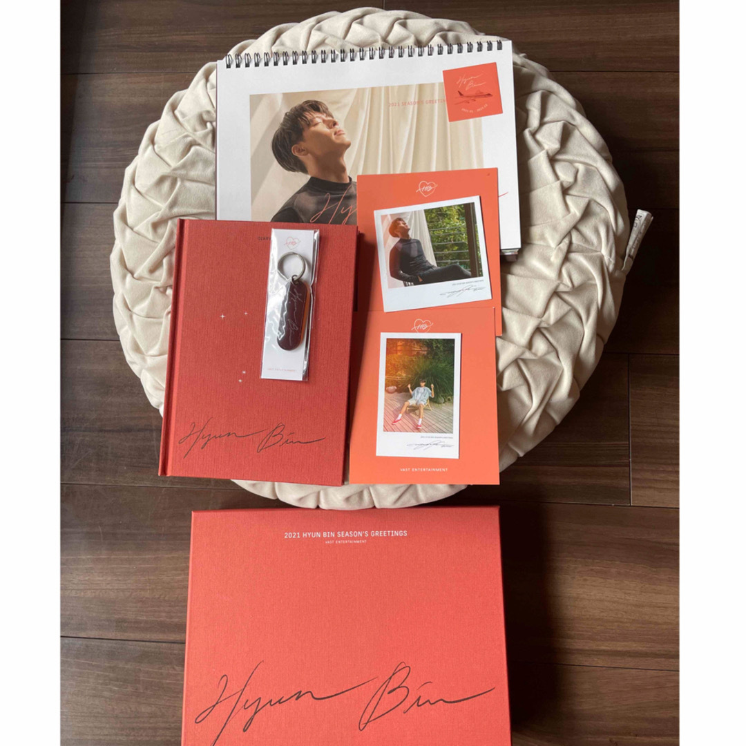 ヒョンビン SEASON'S GREETINGS 2021   公式ガイド エンタメ/ホビーのCD(K-POP/アジア)の商品写真
