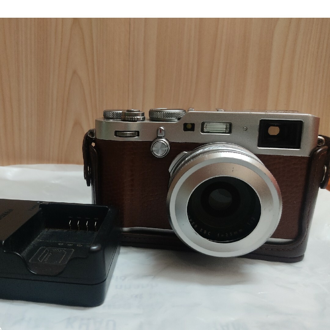 富士フイルム(フジフイルム)のFUJIFILM X100F スマホ/家電/カメラのカメラ(レンズ(ズーム))の商品写真