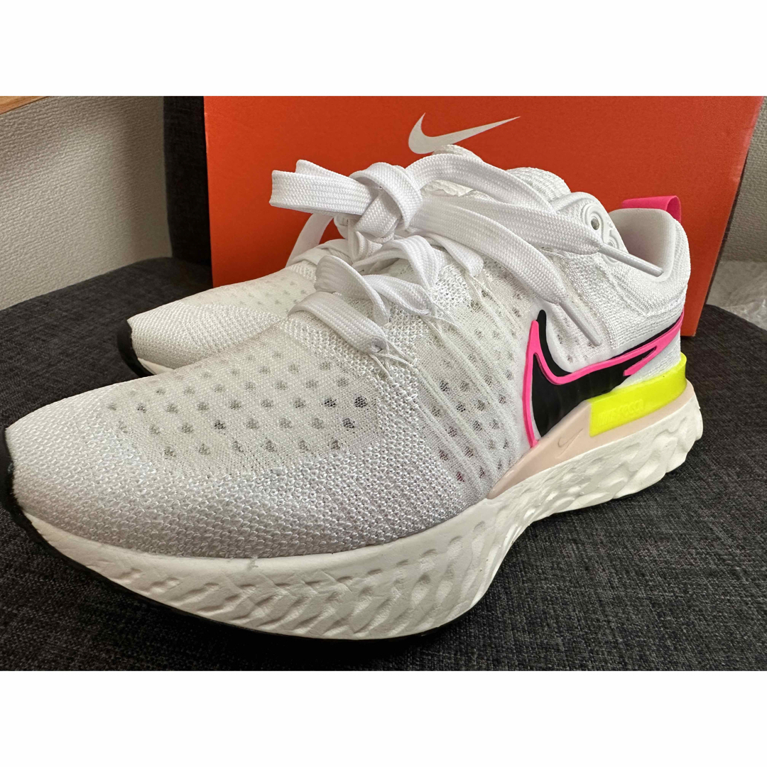 新品未使用　NIKE ナイキ リアクト　react  IDスニーカー