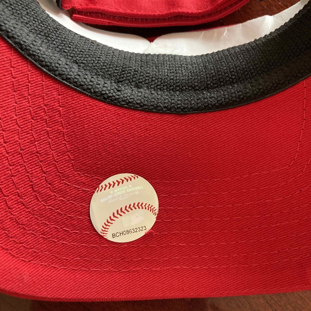 NEW ERA(ニューエラー)の祝HR王‼️新品‼️ お値下げ‼️MLB エンゼルス　サンバイザー スポーツ/アウトドアの野球(記念品/関連グッズ)の商品写真