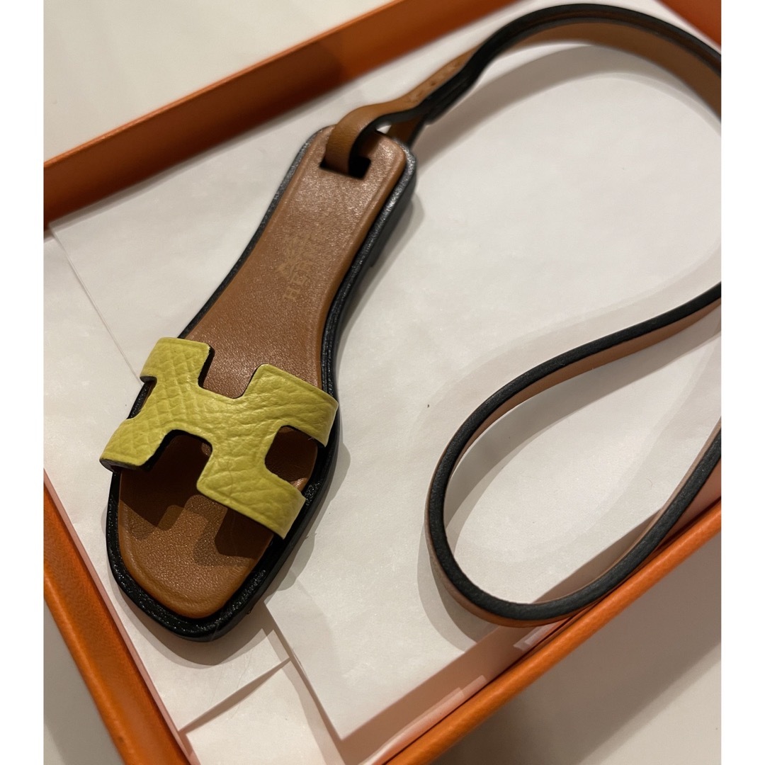 【極美品】エルメス HERMES オラン ナノ レザー チャーム　レディース