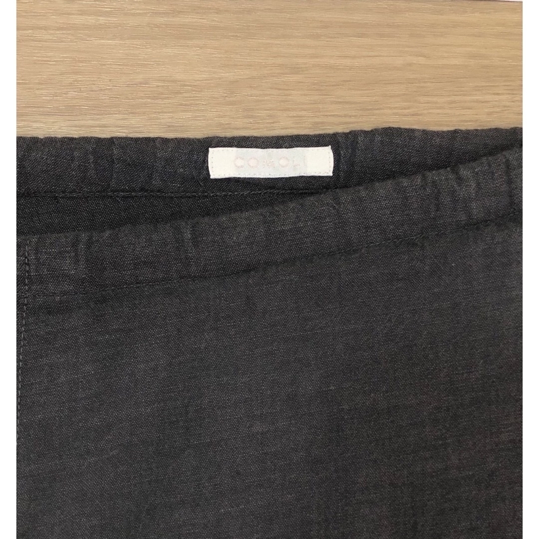 COMOLI(コモリ)のCOMOLI ベタシャンテーパードパンツ チャコール 1 メンズのパンツ(その他)の商品写真
