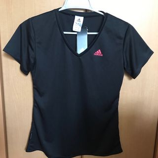 アディダス(adidas)の新品　アディダス　adidas  Tシャツ　更に値下げ(Tシャツ(半袖/袖なし))