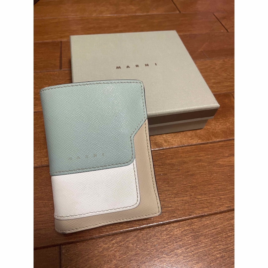 Marni - MARNI サフィアーノレザー製二つ折り財布の通販 by まろ's shop｜マルニならラクマ