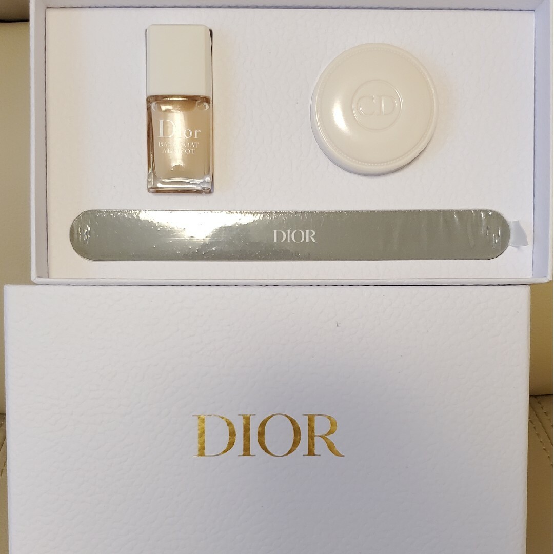 Dior Dior ネイルケアセットの通販 by Lily's shop｜ディオールならラクマ