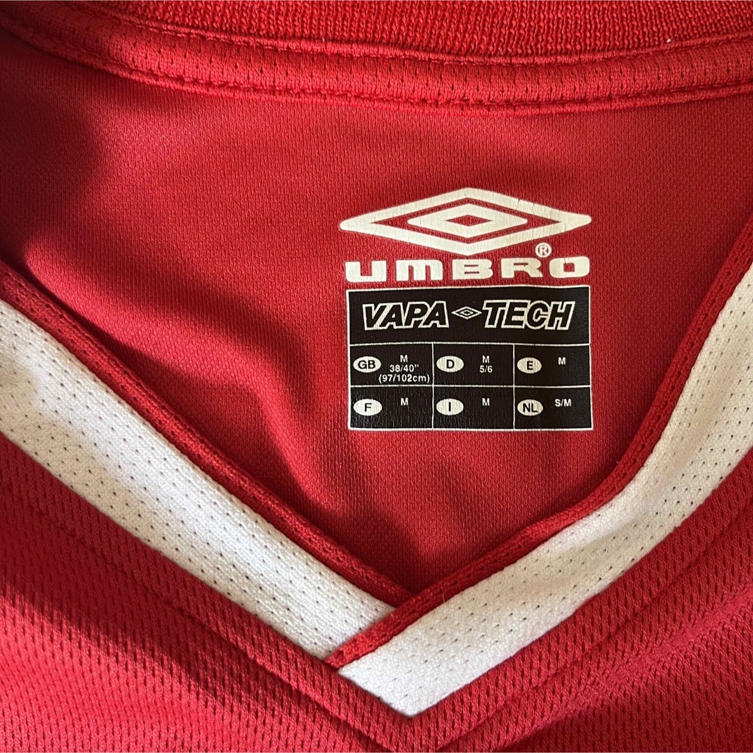 UMBRO(アンブロ)のノッティンガムフォレストサッカーユニフォーム 2002-03　アンブロ　サイズM スポーツ/アウトドアのサッカー/フットサル(ウェア)の商品写真