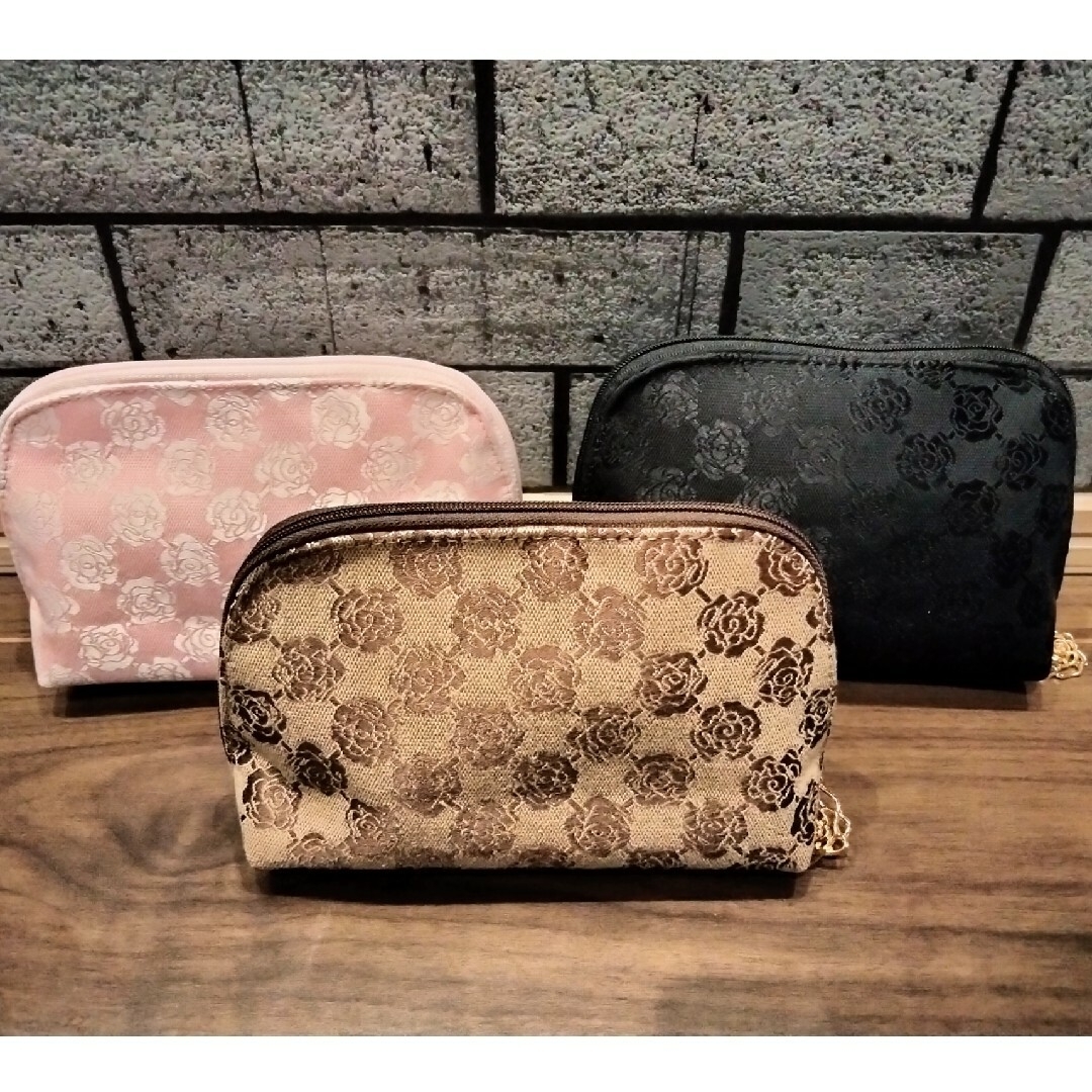 Yves Saint Laurent - イヴサンローラン ポーチ 3色 セットの Yves Saint Laurent - イヴサンローラン ポーチ 3色 セットの