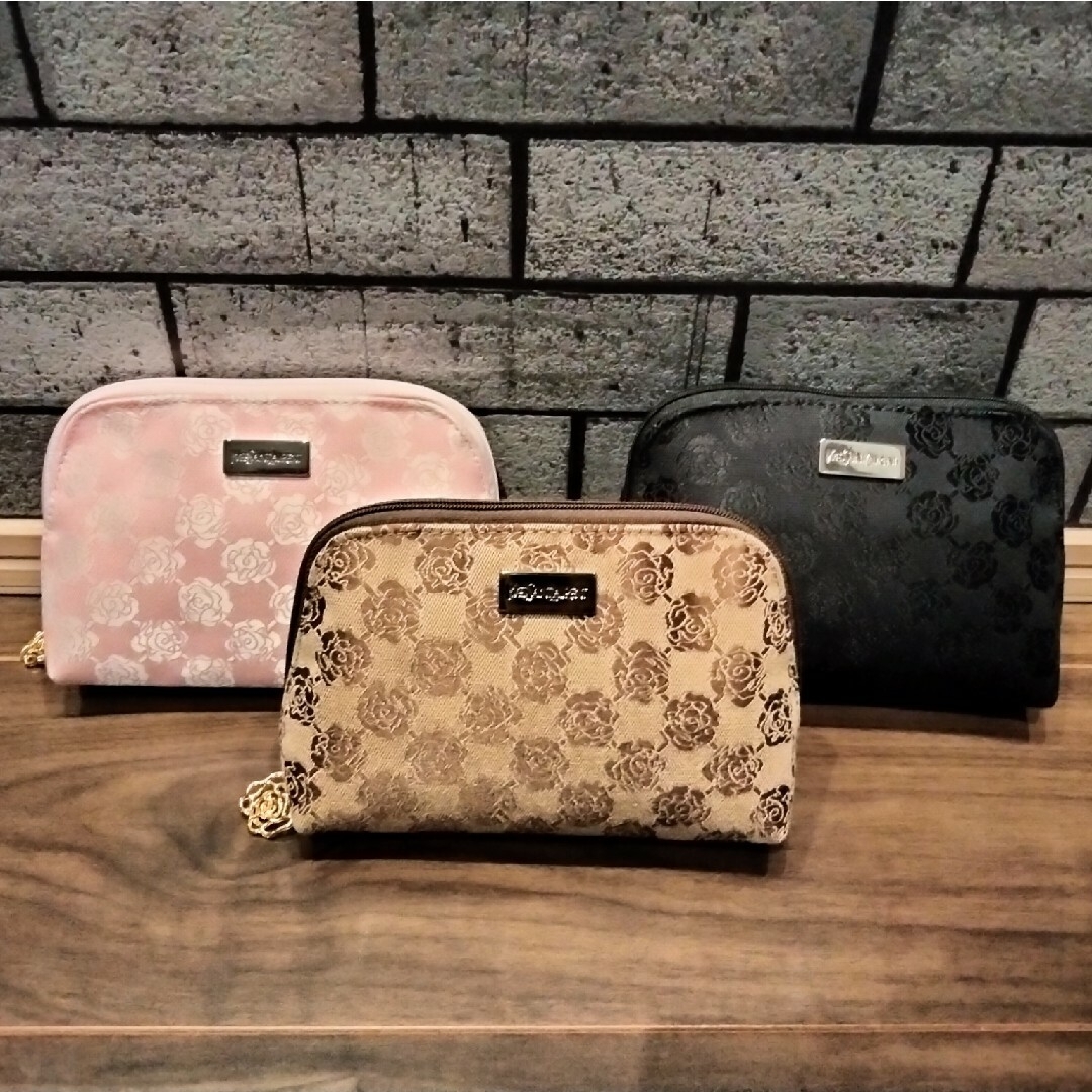 Yves Saint Laurent - イヴサンローラン ポーチ 3色 セットの Yves Saint Laurent - イヴサンローラン ポーチ 3色 セットの