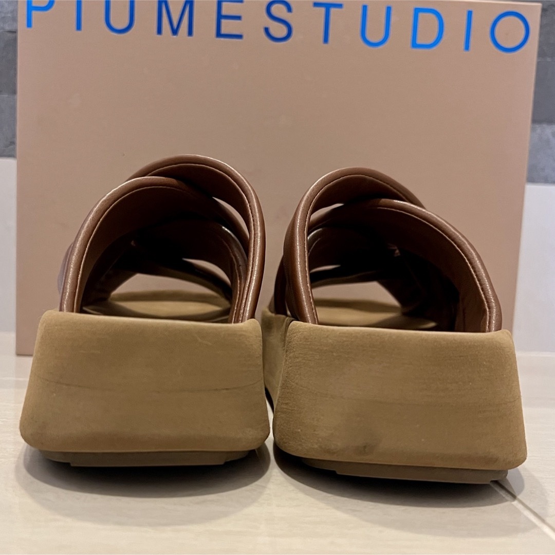 L'Appartement DEUXIEME CLASSE(アパルトモンドゥーズィエムクラス)のPIUME STUDIO PADDED MULTI-CRO 36サイズ レディースの靴/シューズ(サンダル)の商品写真